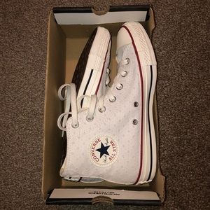 ✨BRAND NEW✨Women’s Converse